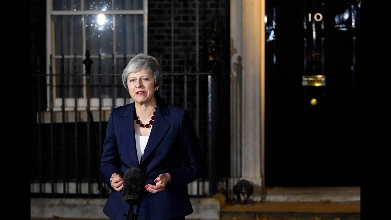 Νέο πλήγμα για Μέι -Οι Βορειοϊρλανδοί του DUP ζητούν να φύγει